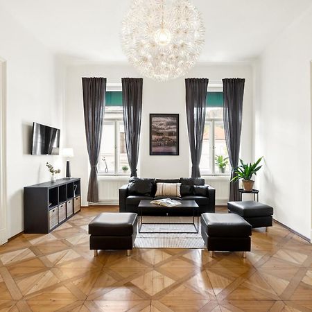 Prague Hotel Apartments Экстерьер фото